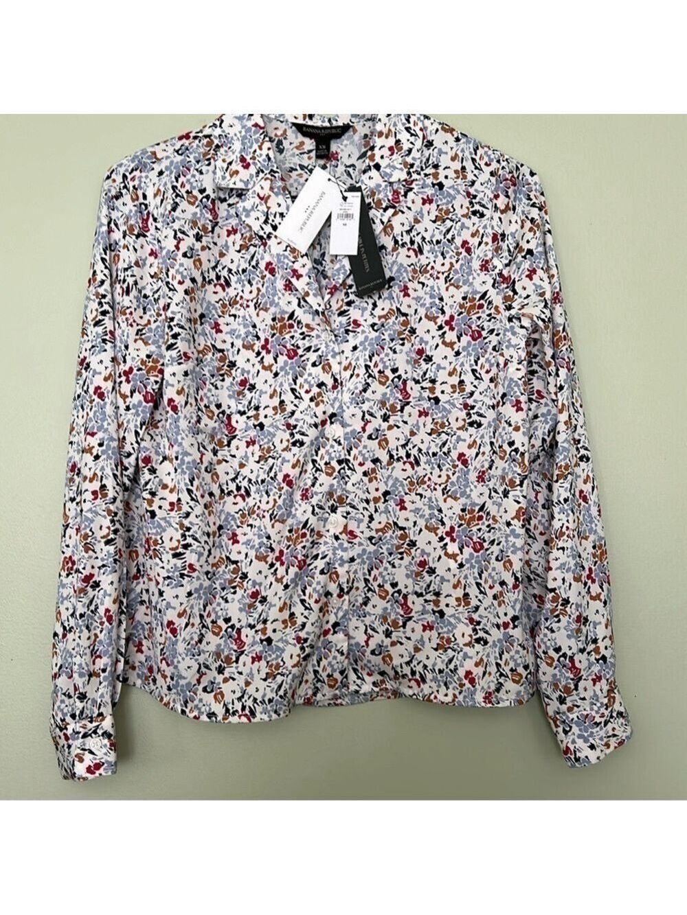Banana Republic floral top NWT